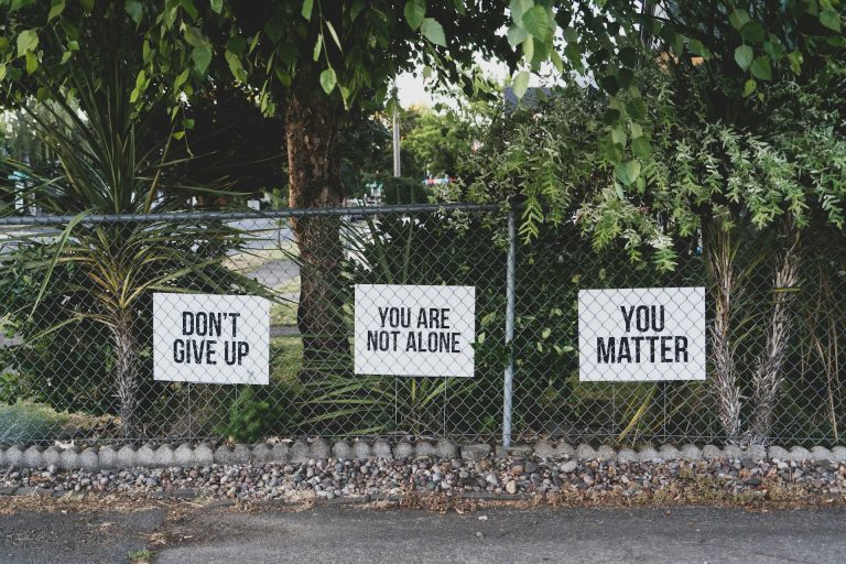 dan-meyers-hluOJZjLVXc-unsplash Signs