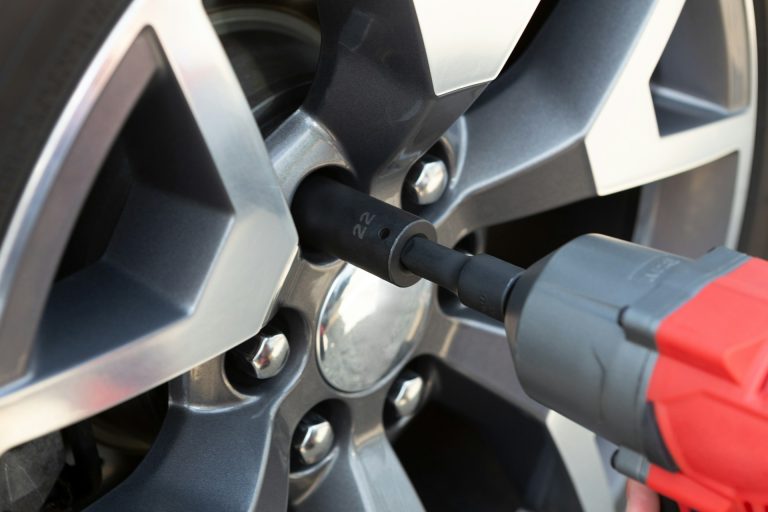 tekton-O_ufcLVTAYw-unsplash Black and silver car wheel
