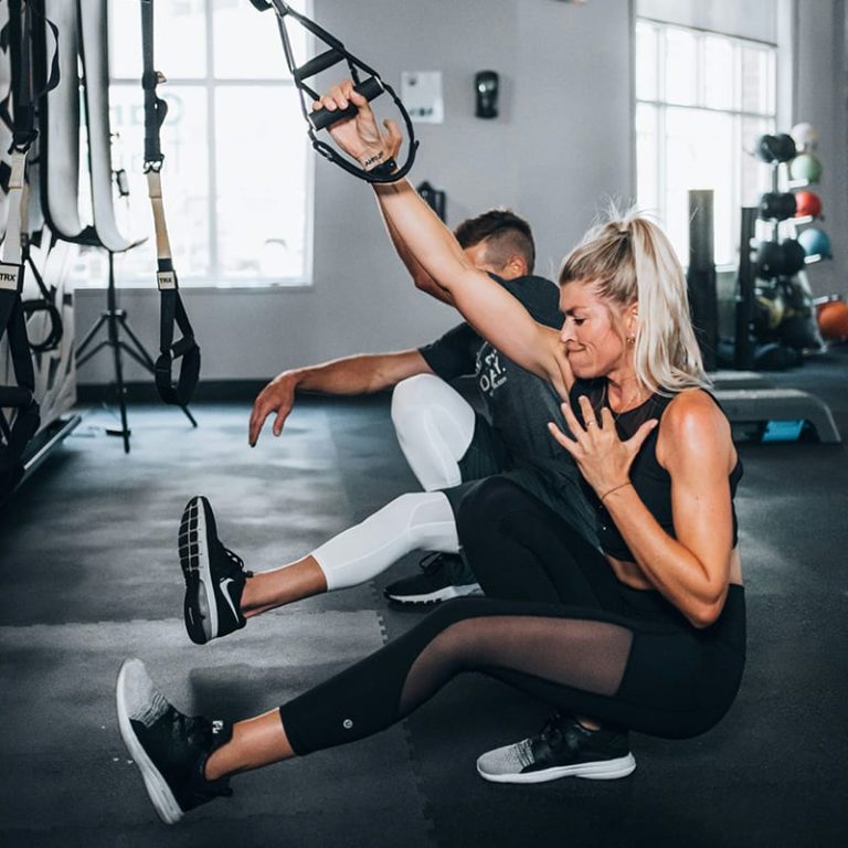 Man and woman working out